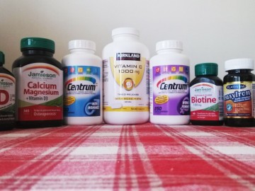 Gyógyszertár, gyógyszerek és vitaminok Kanadából